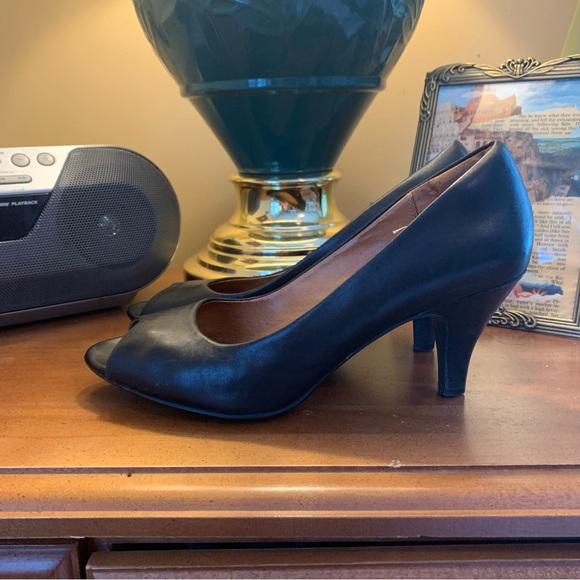 Clarks Black Leather Peep-Toe Heels - Picture 4 of 7